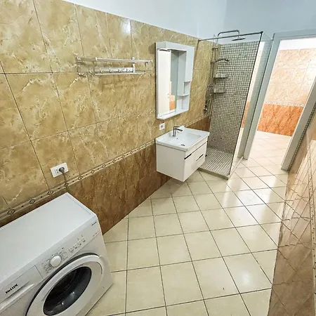 2 Bedrooms 981 アパート *