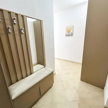 アパート 2 Bedrooms 981 ドゥラス