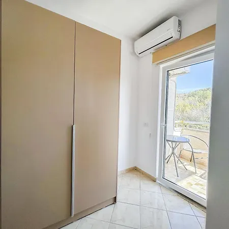 2 Bedrooms 981 ドゥラス