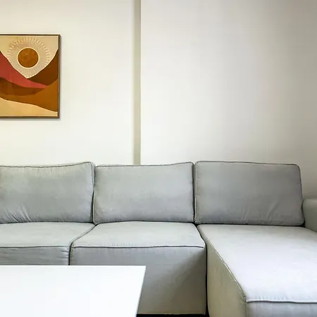 2 Bedrooms 981