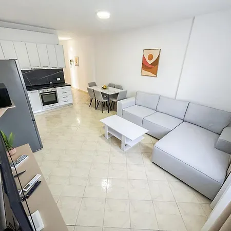 アパート 2 Bedrooms 981 ドゥラス