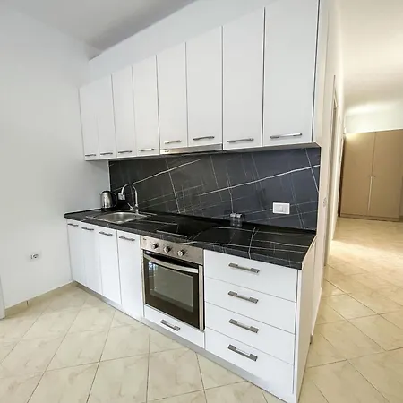 2 Bedrooms 981 Apartment