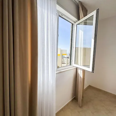 2 Bedrooms 981 * Durrës